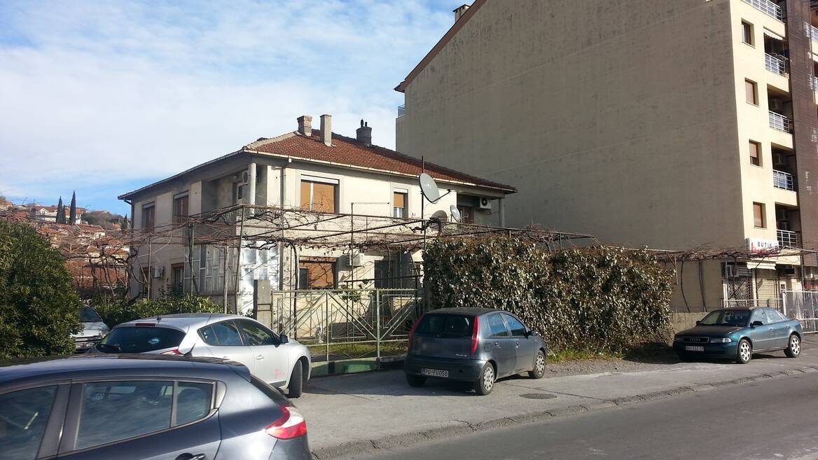 Dalmatinska 12 b, Podgorica