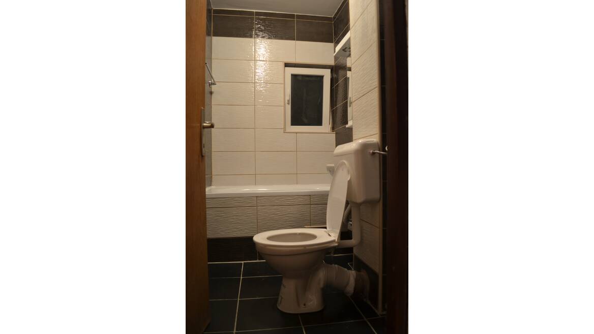 Jerevanska 44, Podgorica