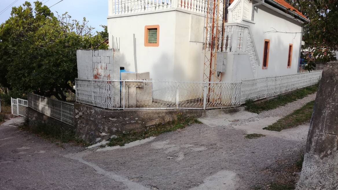 Gorelac, Bar