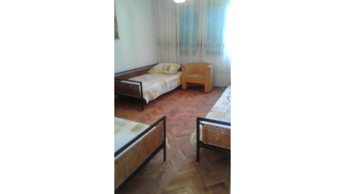 SUTOMORE NASELJE BRCA, Bar