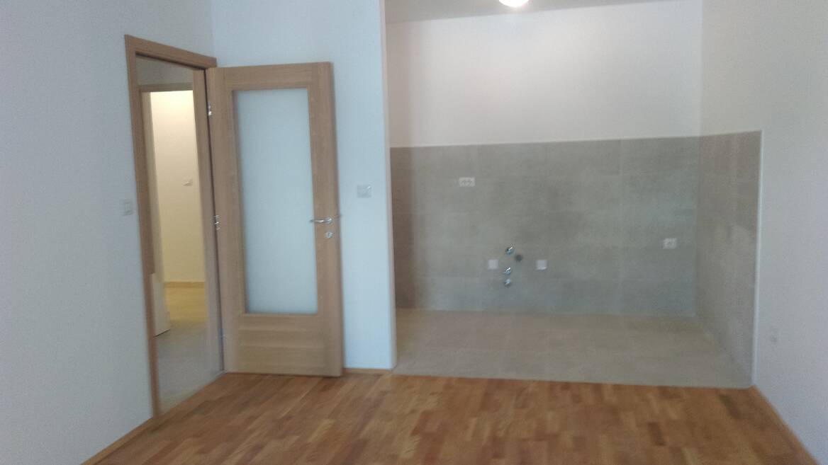 Admirala Zmajevica, Podgorica