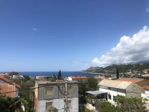 Dobra Voda, Bar