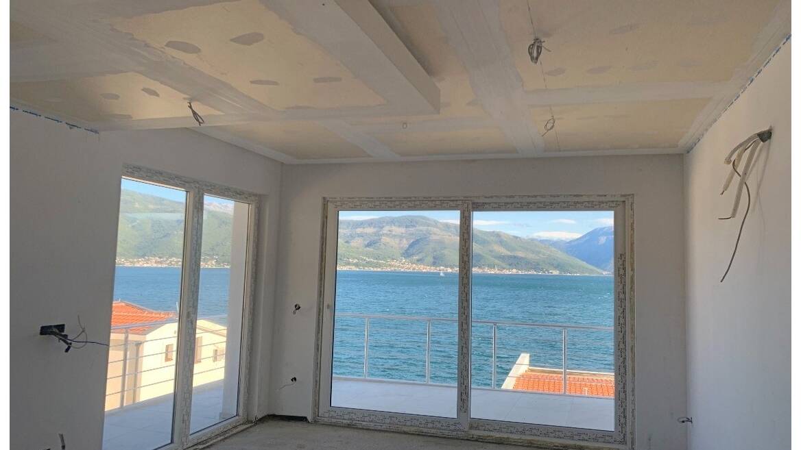 Krasici, Tivat