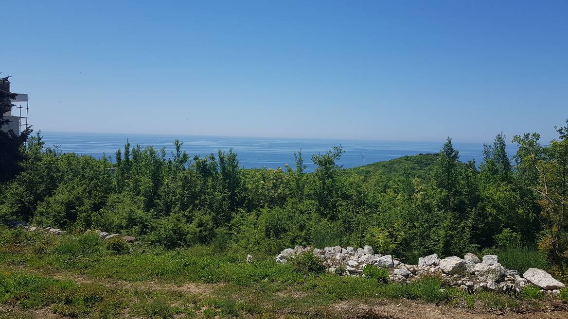 p9854 Urbanizovan plac sa pogledom na more, prodaja/zajednička gradnja, Reževići, Budva