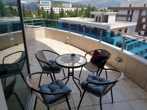 Kralja Nikole, zgrada hotela Nikic, Podgorica
