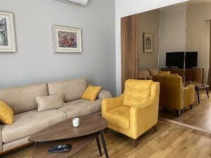 Bulevar Crnogorskih junaka 1 Cetinje