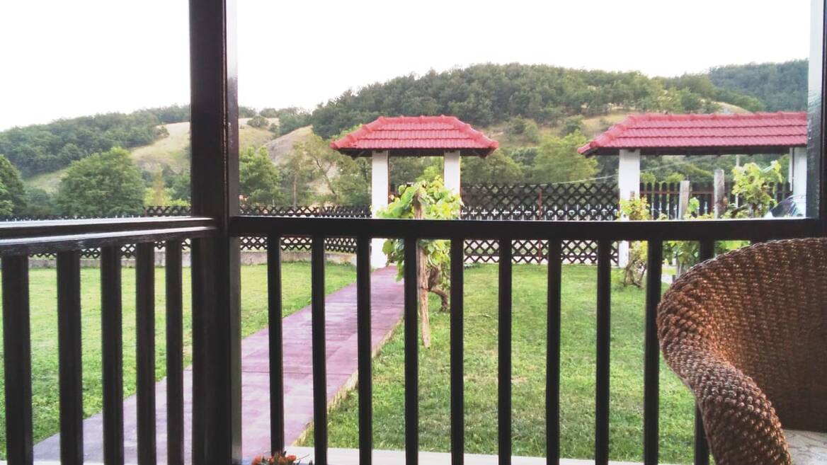 Koštunići, Gornji Milanovac