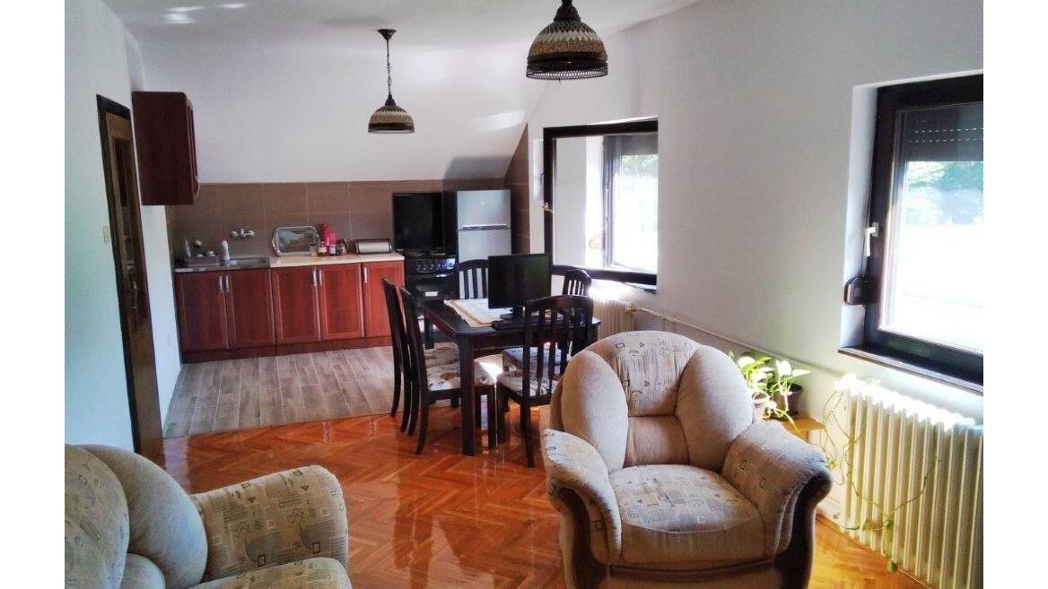 Koštunići, Gornji Milanovac