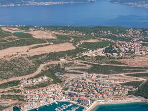 Lustica Bay Centrale, Tivat