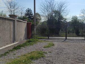 Humci bb, Cetinje