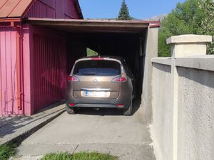 Humci bb, Cetinje