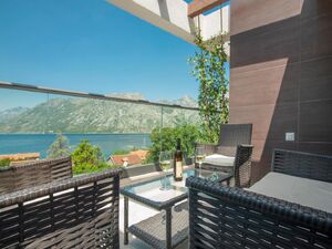 Dobrota I, Kotor