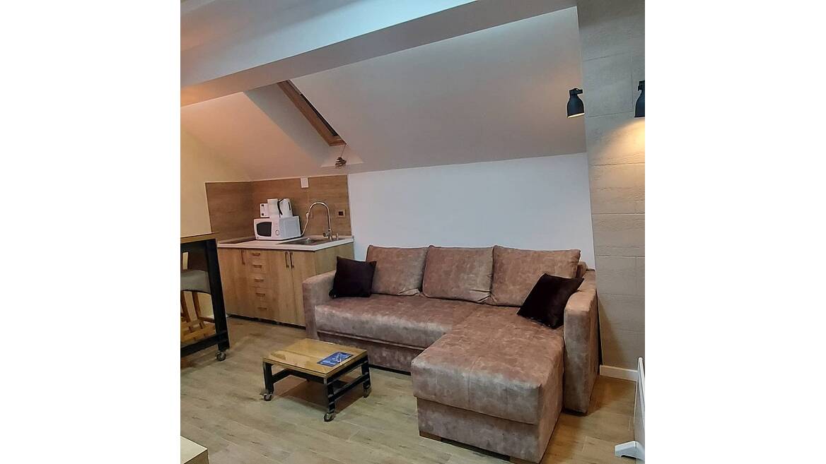 Stefana Prvovencanog 33b, Raška