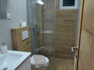 Stefana Prvovencanog 33b, Raška