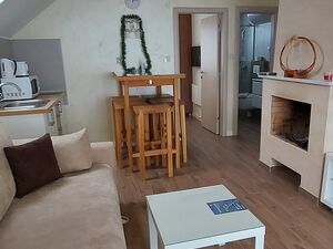 Stefana Prvovencanog 33b, Raška