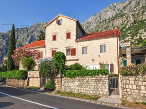 2.red od mora, Kotor