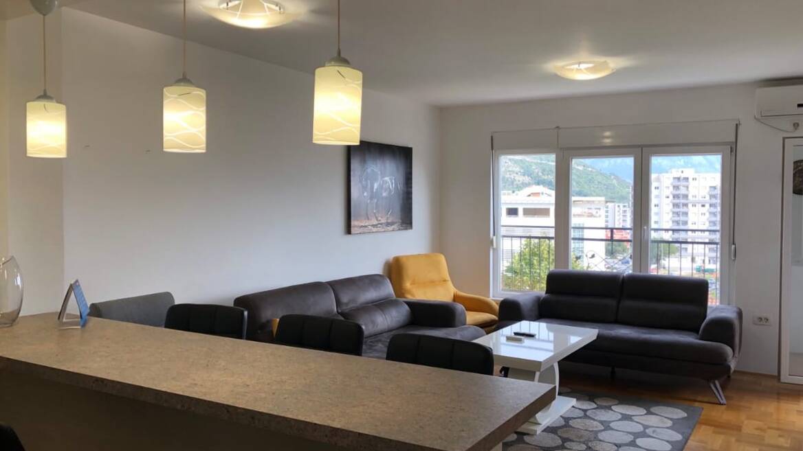 Dubovica Lux, Budva