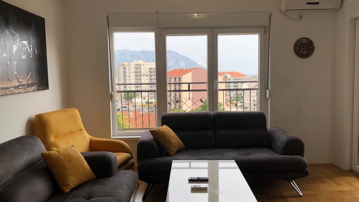 Dubovica Lux, Budva