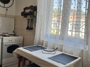 Obala crvenih mornara broj 79, Herceg Novi