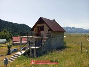  Kuća sa pomoćnim objektima i velikim placem, Žabljak, Žabljak