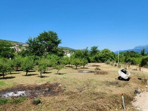 p1013 Urbanizovan plac u mjestu Lješevići, Grbalj, Kotor