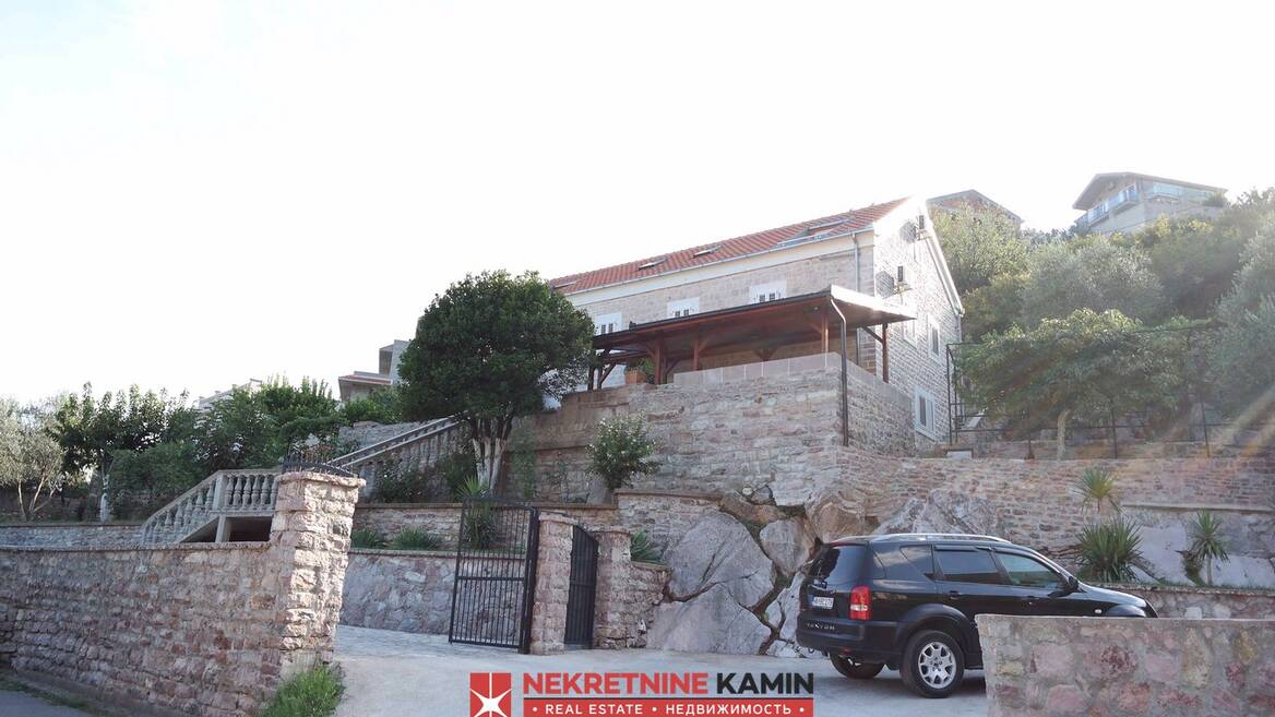 k5946 Renovirana kamena kuća iz 1678.godine na placu 1400m2, H.Novi, Kamenari, Herceg Novi