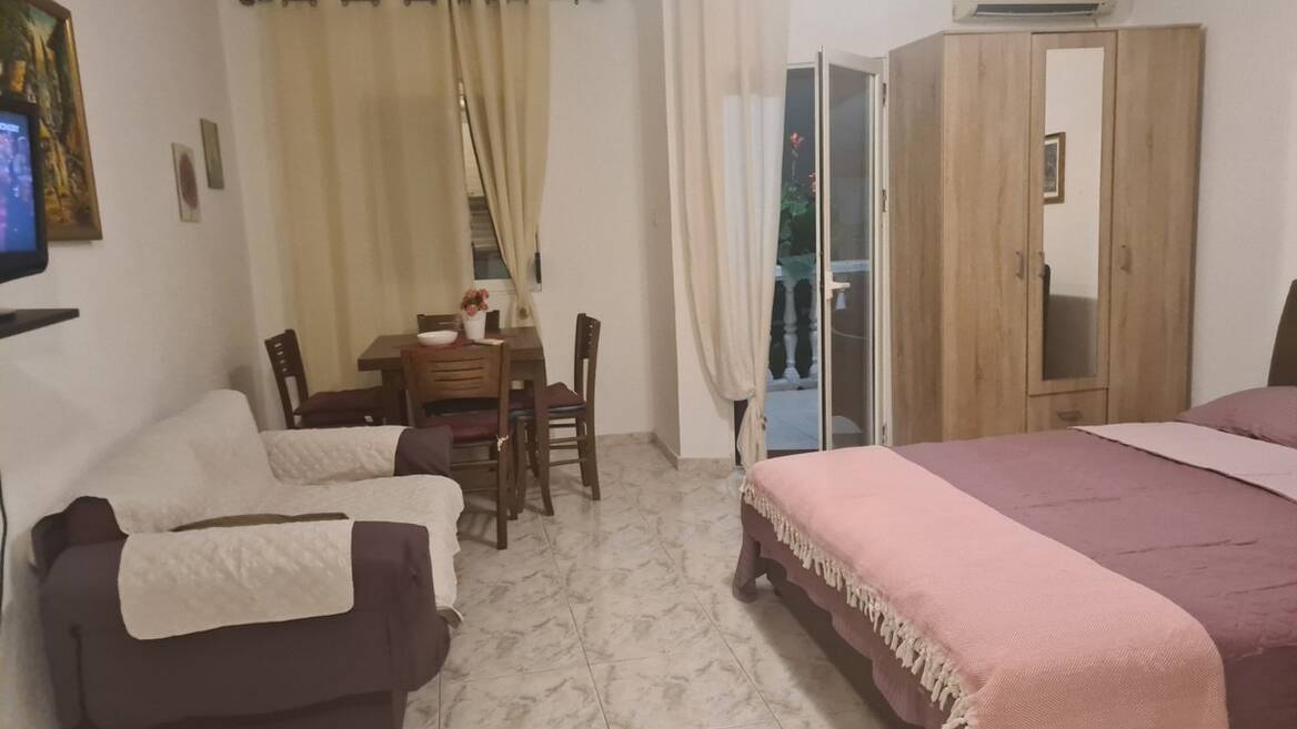 Izdaje se garsonjera od 30m2,  Budva, Budva