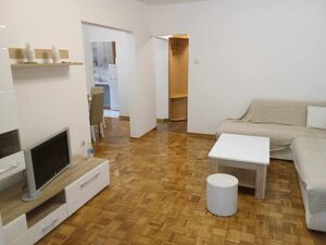 Продаја 4.0 стан Челебоновића Бежанијска Коса Нови Београд рампа за инвалидска колица поглед на парк огромна тераса стаклена зимска кућа реновирана намештена закупна имовина инвестиција некретнине куповина Србија Еxpo 2027 Сурчин  Велики трособан стан 110, Beograd