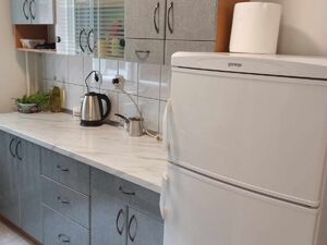 Продаја 4.0 стан Челебоновића Бежанијска Коса Нови Београд рампа за инвалидска колица поглед на парк огромна тераса стаклена зимска кућа реновирана намештена закупна имовина инвестиција некретнине куповина Србија Еxpo 2027 Сурчин  Велики трособан стан 110, Beograd