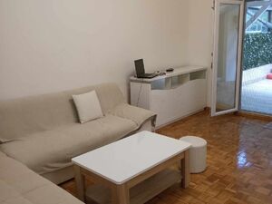Продаја 4.0 стан Челебоновића Бежанијска Коса Нови Београд рампа за инвалидска колица поглед на парк огромна тераса стаклена зимска кућа реновирана намештена закупна имовина инвестиција некретнине куповина Србија Еxpo 2027 Сурчин  Велики трособан стан 110, Beograd