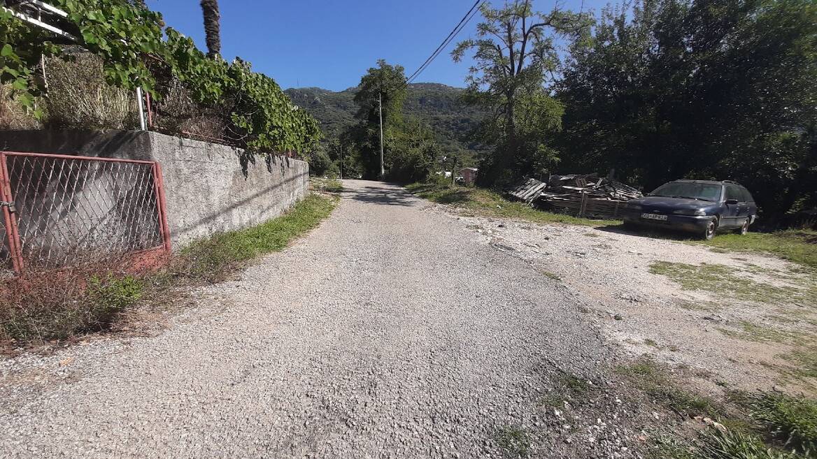 Urbanizovan plac za gradnju 1800m2, Lastva Grbaljska, Kotor