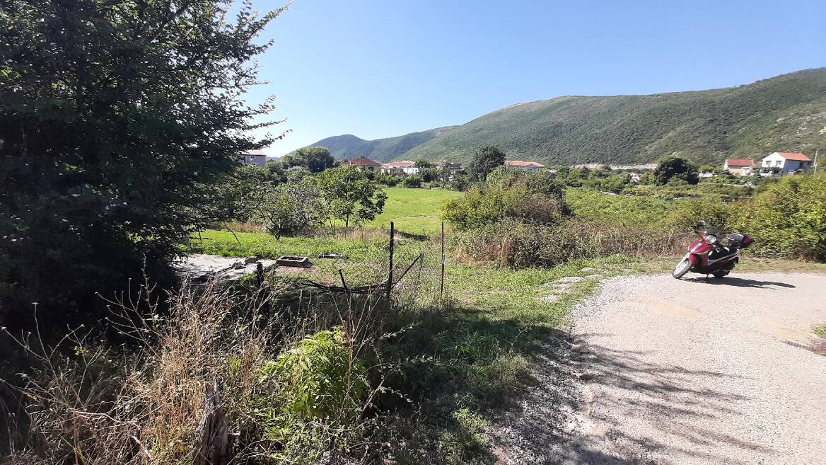 Urbanizovan plac za gradnju 1800m2, Lastva Grbaljska, Kotor