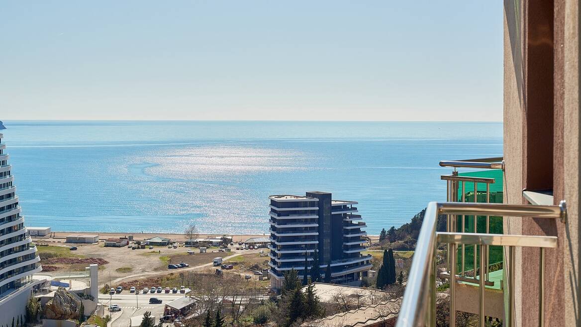 Prodaje se jednosoban stan sa pogledom na more i planine, Bečići, Budva