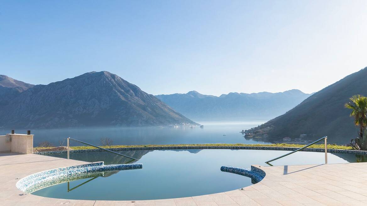 Lavender Bay, Kotor