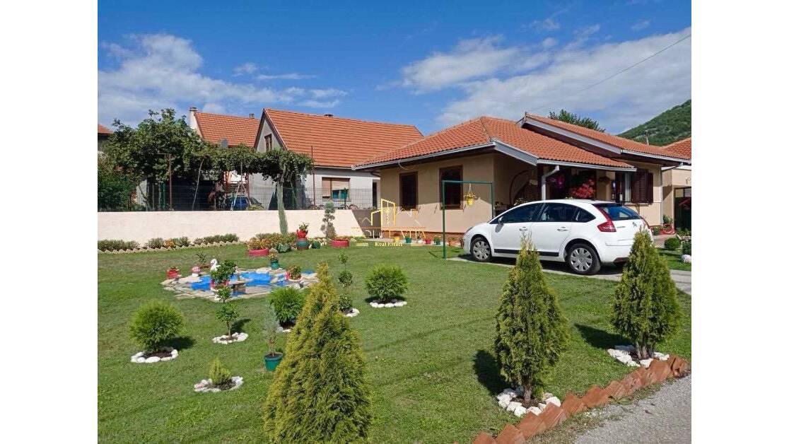 Humci , Cetinje