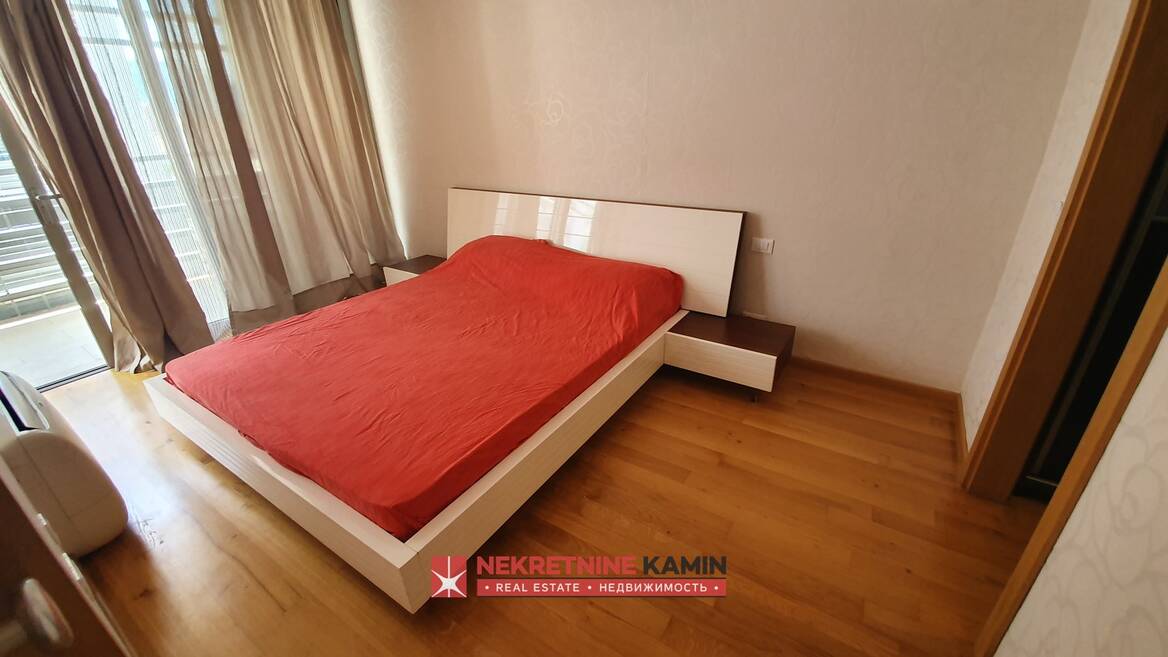 Prostran jednosoban stan 76m2 u Rozino, Budva