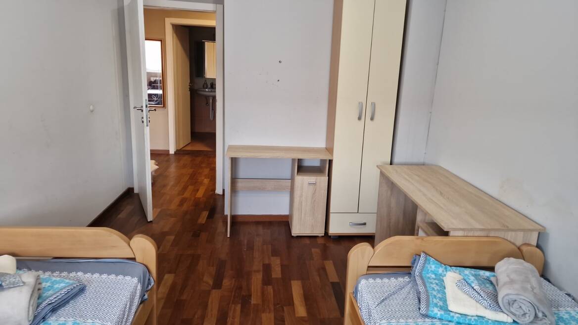Altina, Ugrinovački put 22 deo broj 21, Beograd