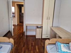 Altina, Ugrinovački put 22 deo broj 21, Beograd