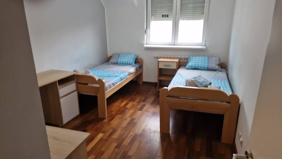 Altina, Ugrinovački put 22 deo broj 21, Beograd