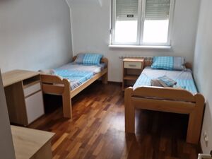 Altina, Ugrinovački put 22 deo broj 21, Beograd