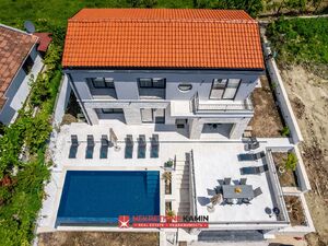  Moderna vila sa 4 spavaće sobe i bazenom, Tivat, Tivat