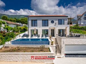  Moderna vila sa 4 spavaće sobe i bazenom, Tivat, Tivat