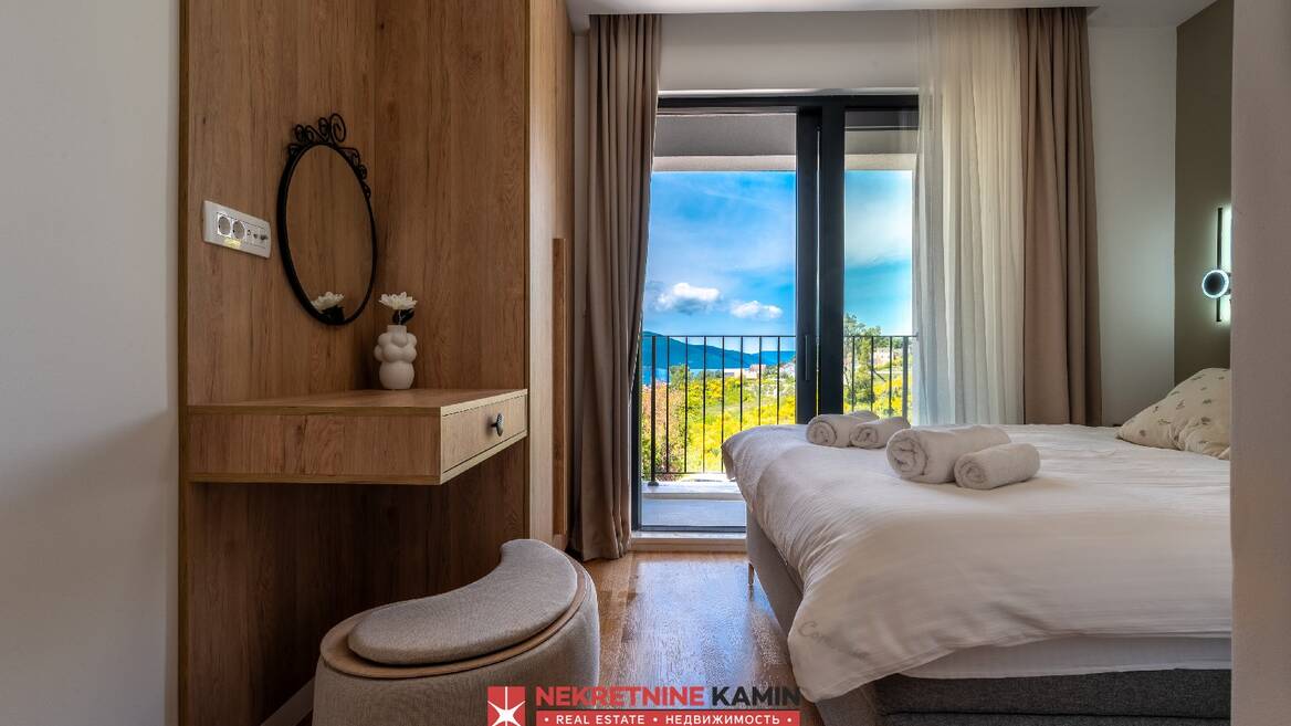 Moderna vila sa 4 spavaće sobe i bazenom, Tivat, Tivat