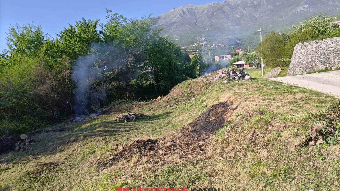 Urbanizovan plac u Radanovićima, 500m od magistrale, Kotor