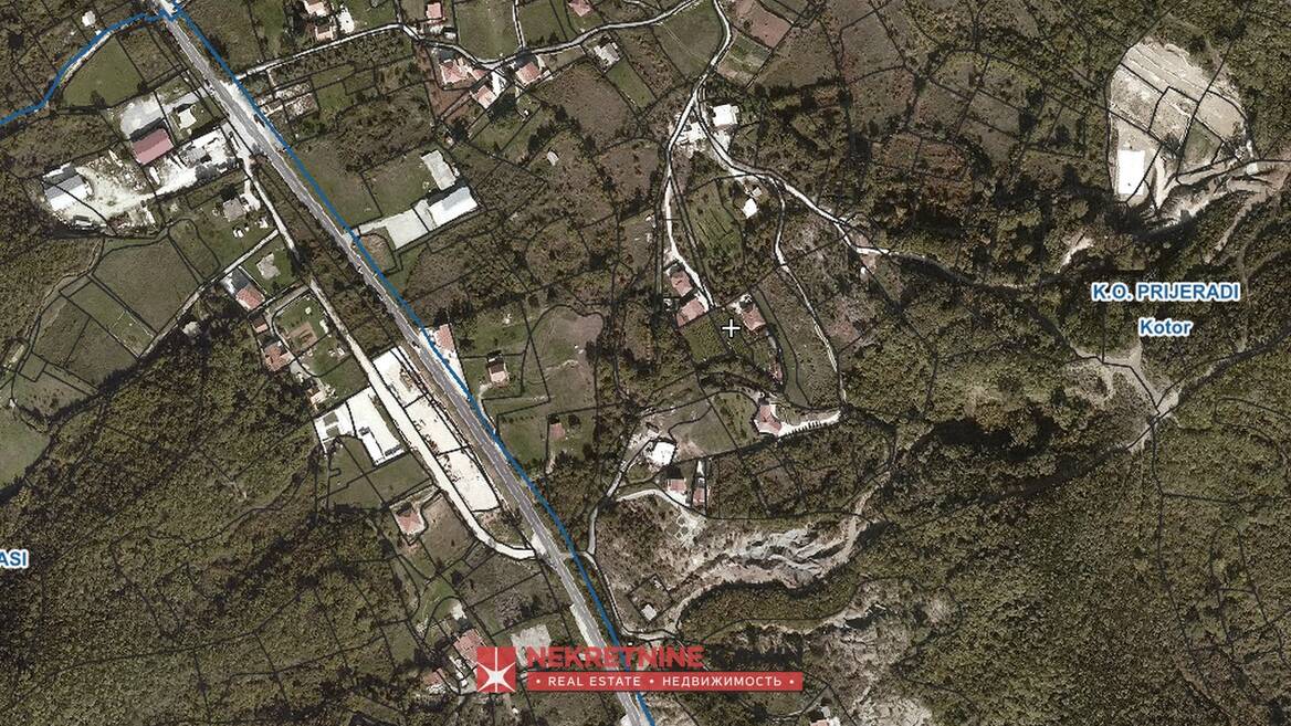 Urbanizovan plac u Radanovićima, 500m od magistrale, Kotor